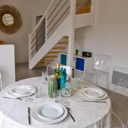 Elaura By Interhome *